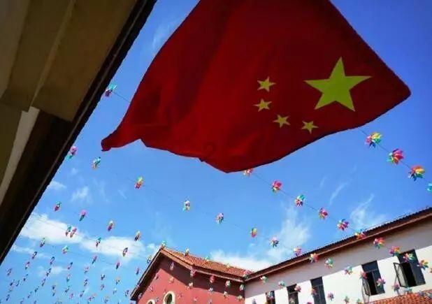 兰博基尼ICR改色膜葵花黄,一种引人注目的速度之美